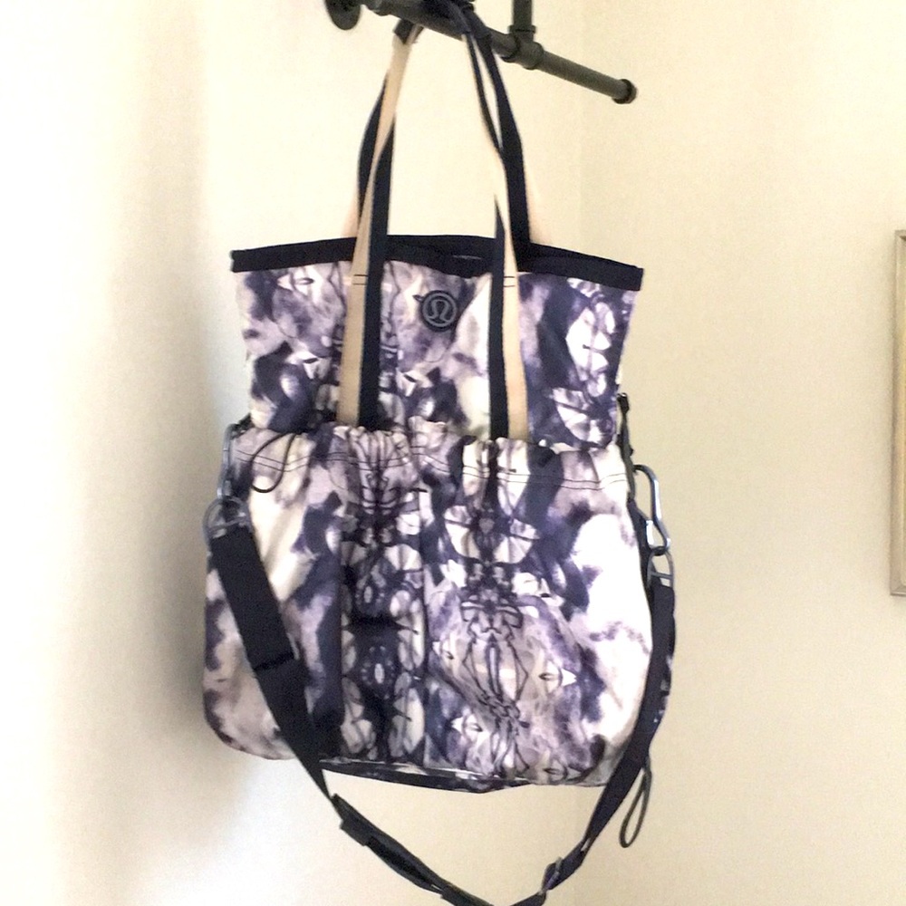 Lululemon yoga mat bag